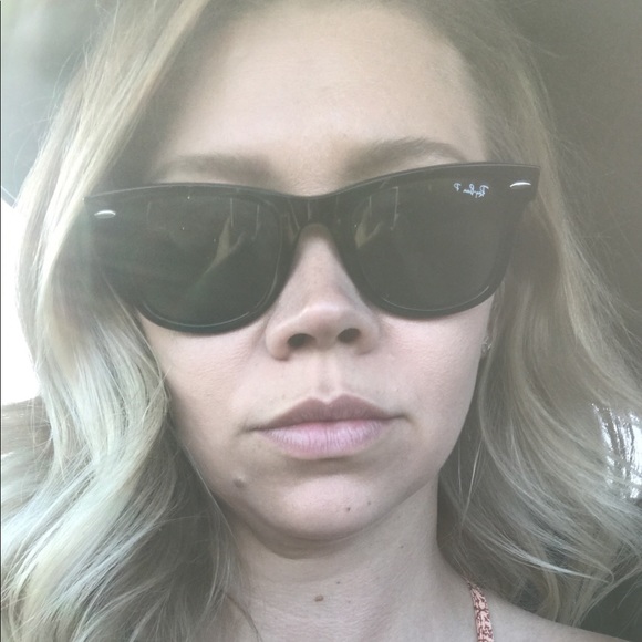 Meet your Posher, Tiffany - Picture 1 of 1